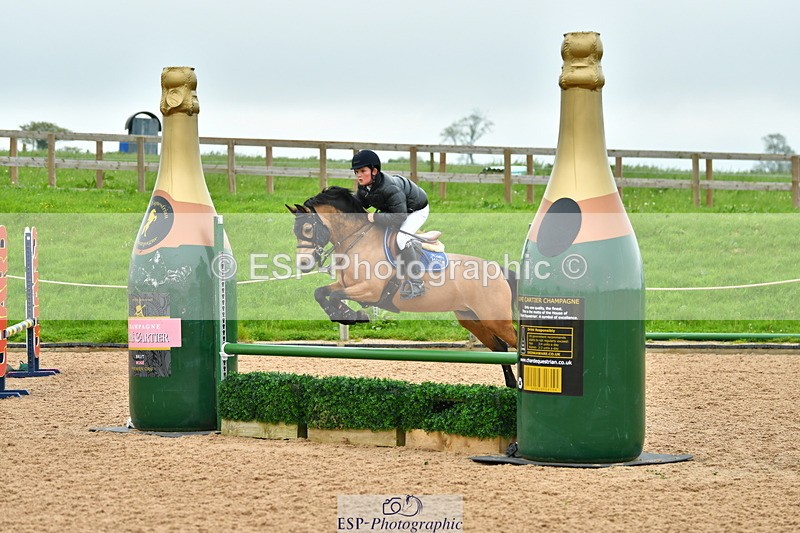 230513A-090404-00011 - Cls 11 Stepping Stones 128+138cm