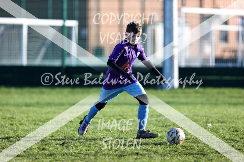 1DX32019 - 2025-11-23 FC Abbey Meads U13 Purple V Highworth Town Junior FC U13 T