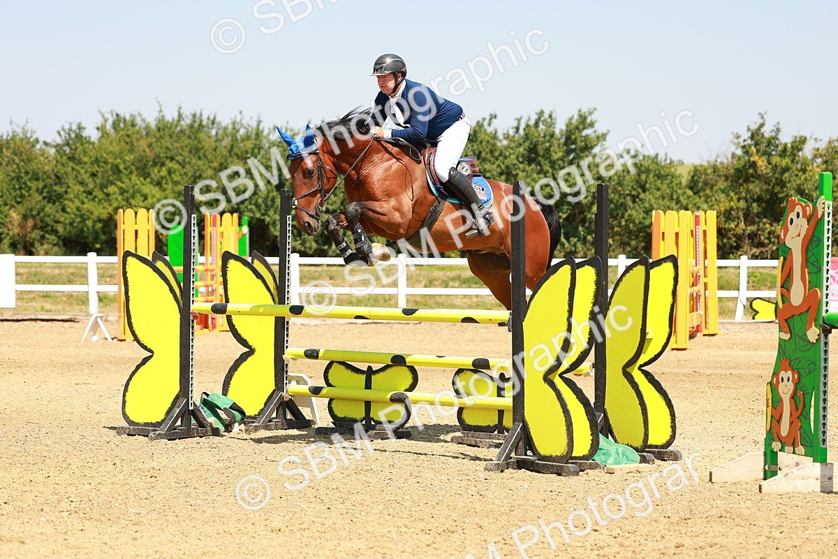 SBM_001425 - Class 4 - Senior Newcomers - 1.10m