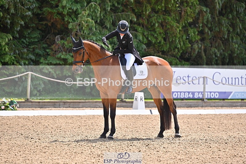 250523A-121701-06512 - D-476-Caroline.Powell-TIK.TOK