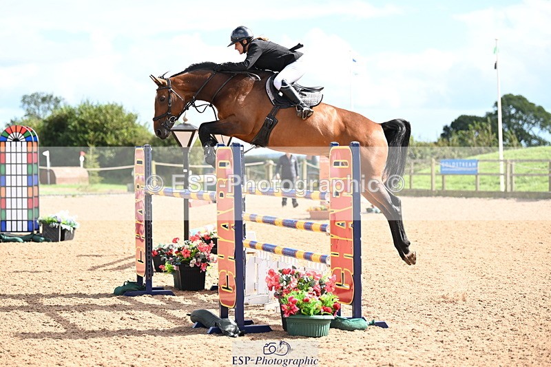 240912A-141342-02137 - Cls 5 National 1.30m Open