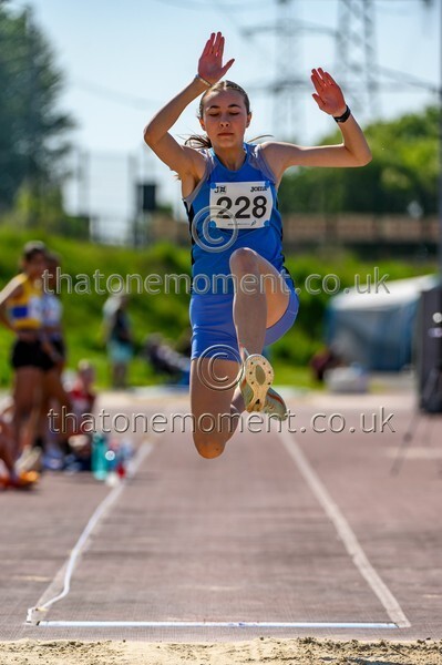 West25Sat-928564 - Field Female