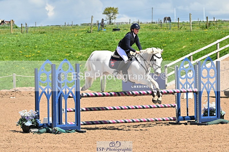 240504A-125009-01647 - Cls 4 Blue Chip Pony Newcomers & 1m Open