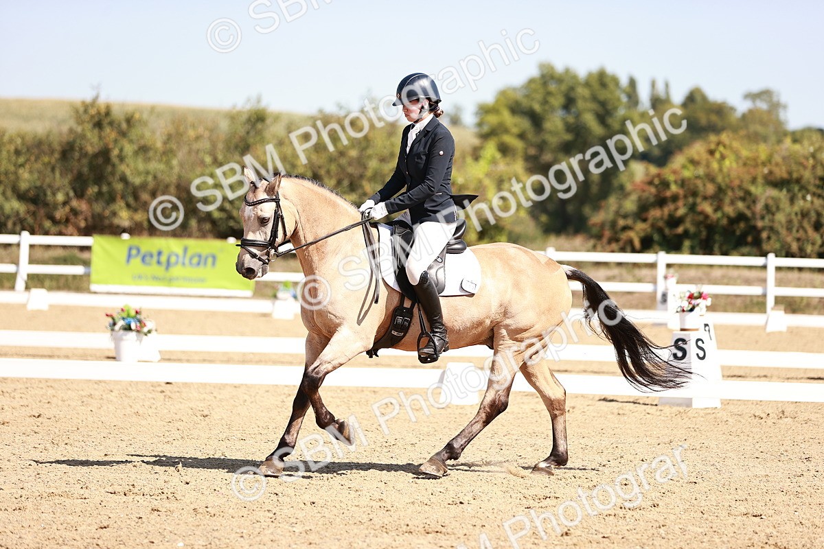 SBM_004630 - Class 12 - Novice 5 - 10.31-11.41