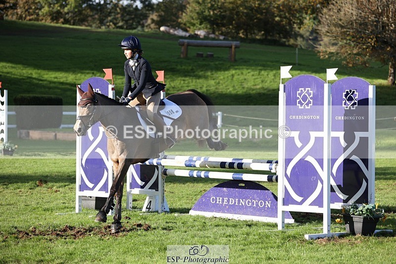 231022-155435-30003 - 558-BATHLEYHILLS.GOLDEN.SPRAY-Cleo.Whitbread-TrotUp+SJ