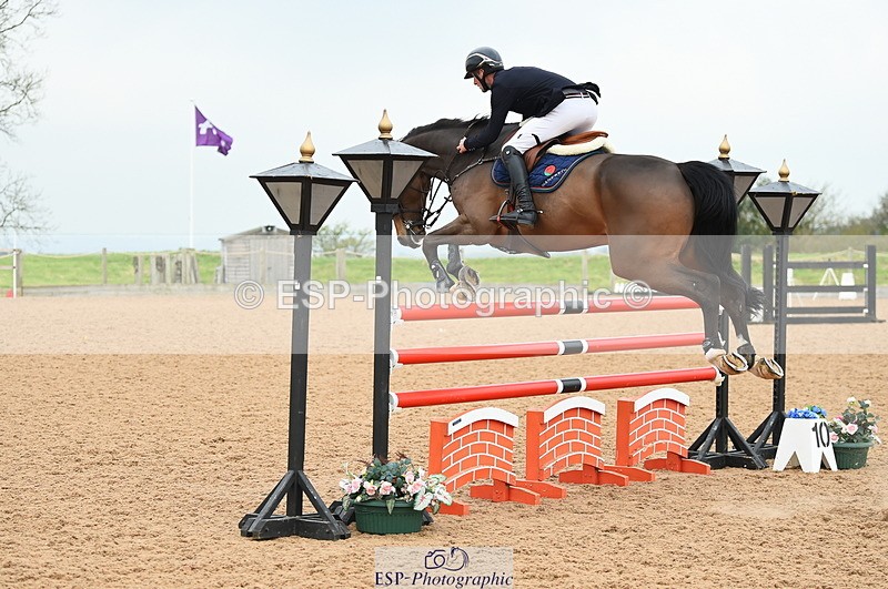230504A-094832-00452 - Cls 8 Snr Foxhunter