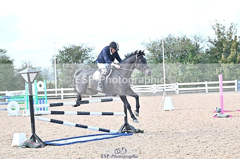 261014-131059-00589 - Cls  05 Snr Newcomers & 1.10m Open