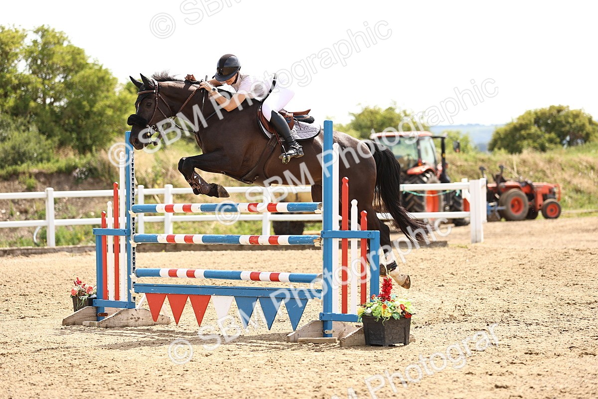 SBM_000486 - Class 15 - Redpost Equestian Senior Foxhunter - 1.20m