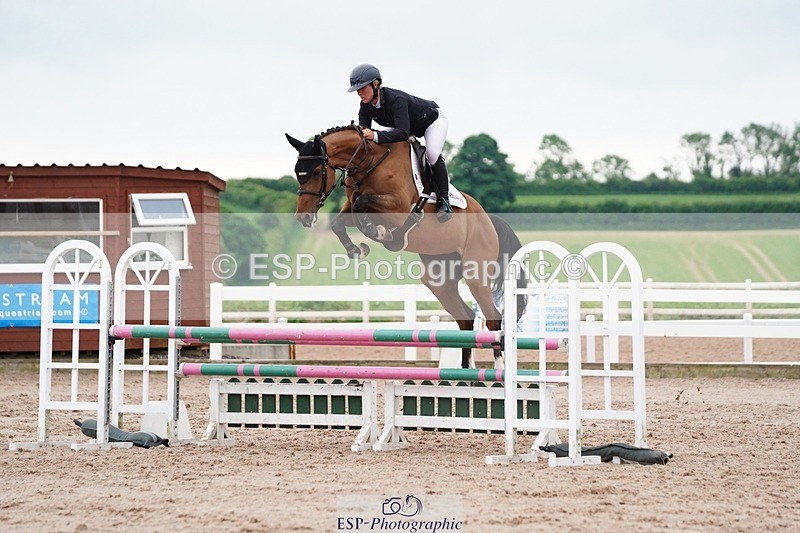 250524-122038-06575 - Cls 21 A&B Snr Disco & 1.00m Open