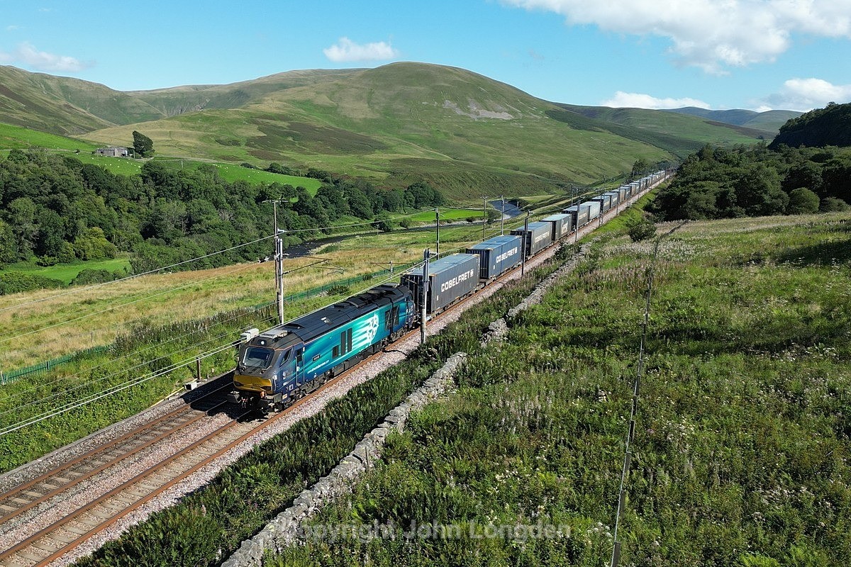 JL - 17.8.23 68017 'Hornet' 4S44 Daventry - Coatbridge, Lune Gorge - West Coast Main Line (north to south)