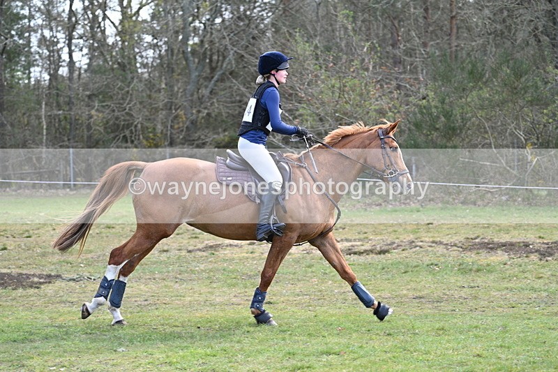 WJ7_0067 - Time 10:13 to 10:38 Times at the Fence