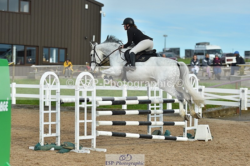 231111A-132258-02121 - Cls 12 Newcomers & 1.10m Open