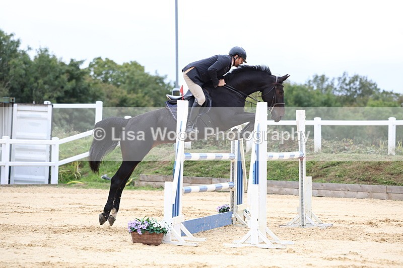 3E7A3407 - Class 9: Senior Foxhunter/1.20 open