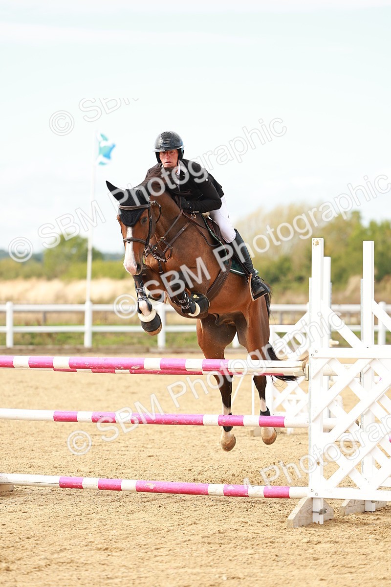 SBM_001715 - Class 4 - Senior Newcomers - 1.10m