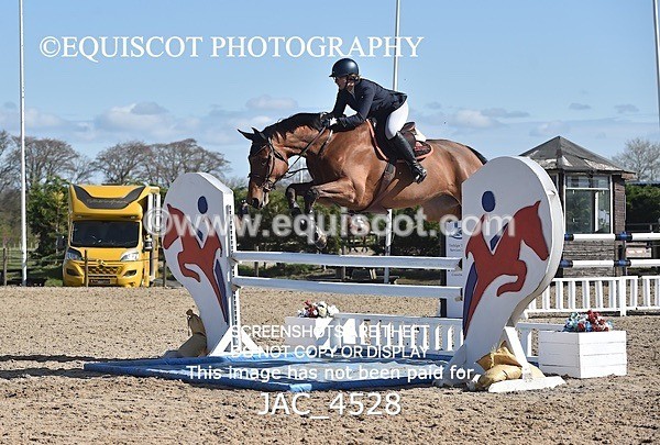 JAC_4528 - CLASS 11 SAT Andrew Hamilton Coach, RHS Foxhunter Championship Qualifier