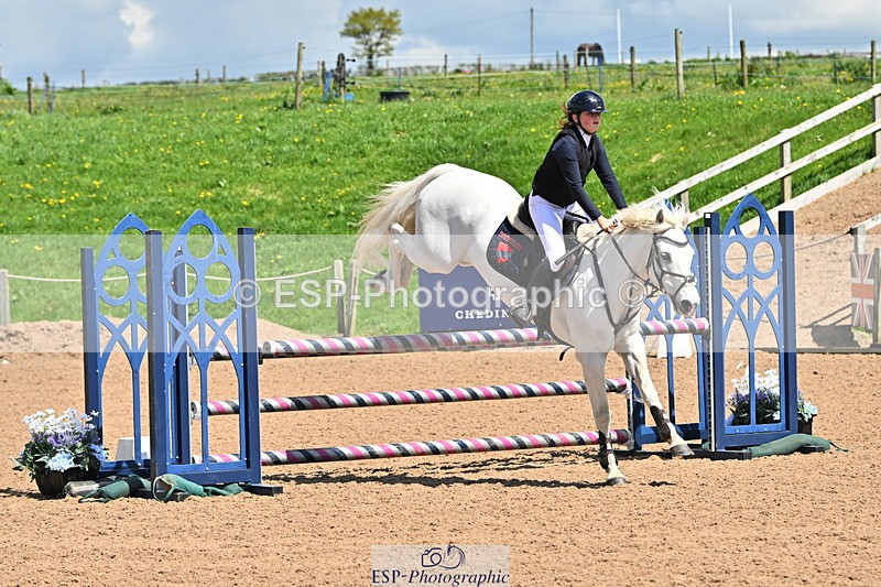 240504A-125009-01648 - Cls 4 Blue Chip Pony Newcomers & 1m Open