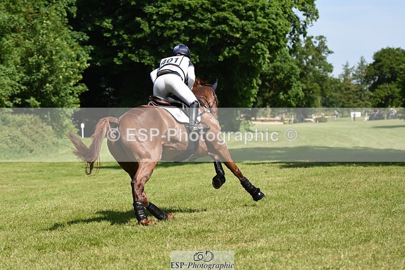 230528-105552-16118 - 401-BLING-Laura_Collett-XC