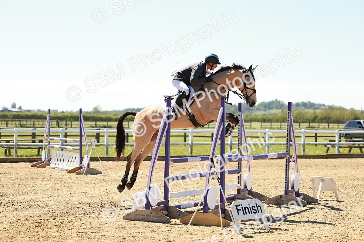 SBM_001193 - Class 4 - Senior Newcomers 1.10m