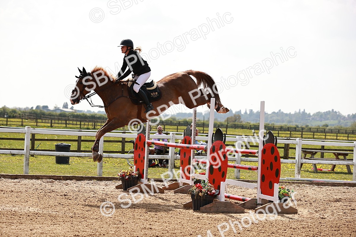  - Class 26 - Senior Foxhunter - 1.20m