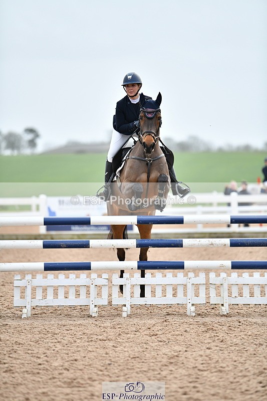 240124A-124719-00539 - Cls 3 Newcomers & 1.10m Open