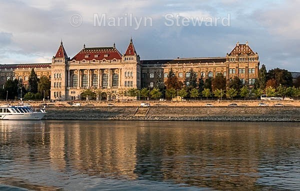 Budapest in golden light 2 - Capitals of Eastern Europe