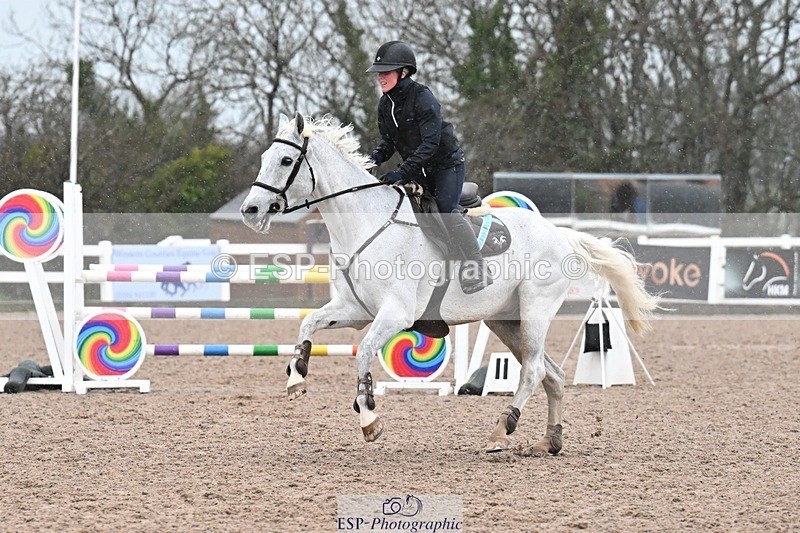 251205-124821-00537 - Cls 7 Snr Newcomers and 1.10m
