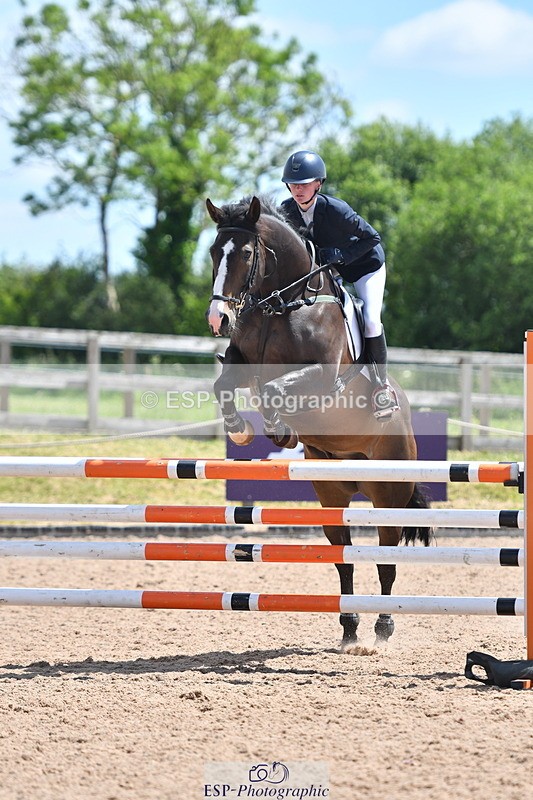 240609A-132140-05603 - Cls 18 Snr Newcomers and 1.10m Open