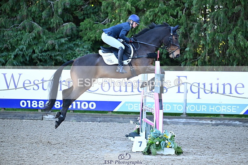 251024A-095058-06253 - B-112-Christina.Wiederkehr