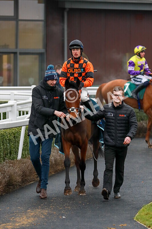 310125-Race 3-Turn And Finish-4439 - Race 3