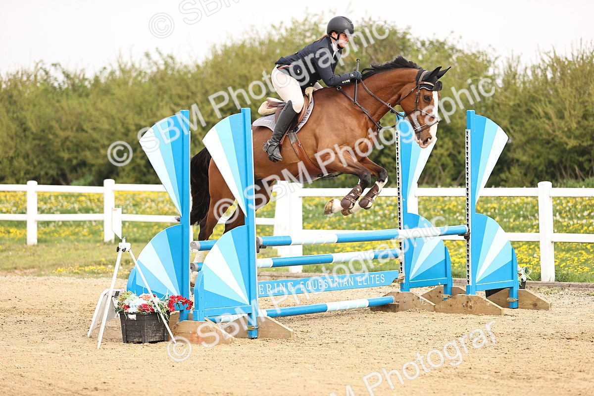  - Class 15 - Senior British novice - 90cm