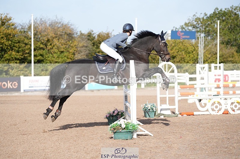 251004-103314-01798 - Cls 15 British Novice and 90cm Open