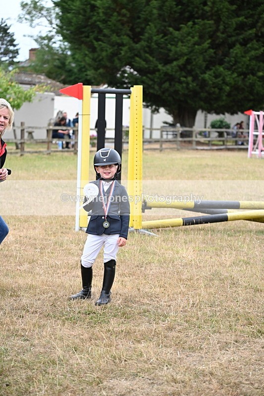 WJ6_9804 - Class 12 Minimus Jumping 45cm