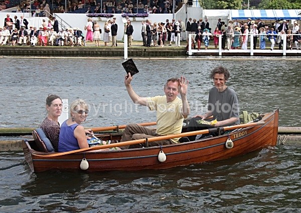090704 TEDDY IMG_8083 - HENLEY REGATTA  SATURDAY 4th JULY 2009
