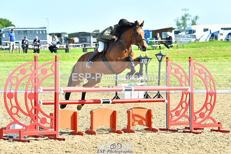 230527A-094715-03053 - Cls 13 Snr 1.05m + 1.10m Open