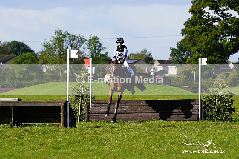  WWHT 031021 500 - WWEC Novice Restricted (0.80m) 18/10/20