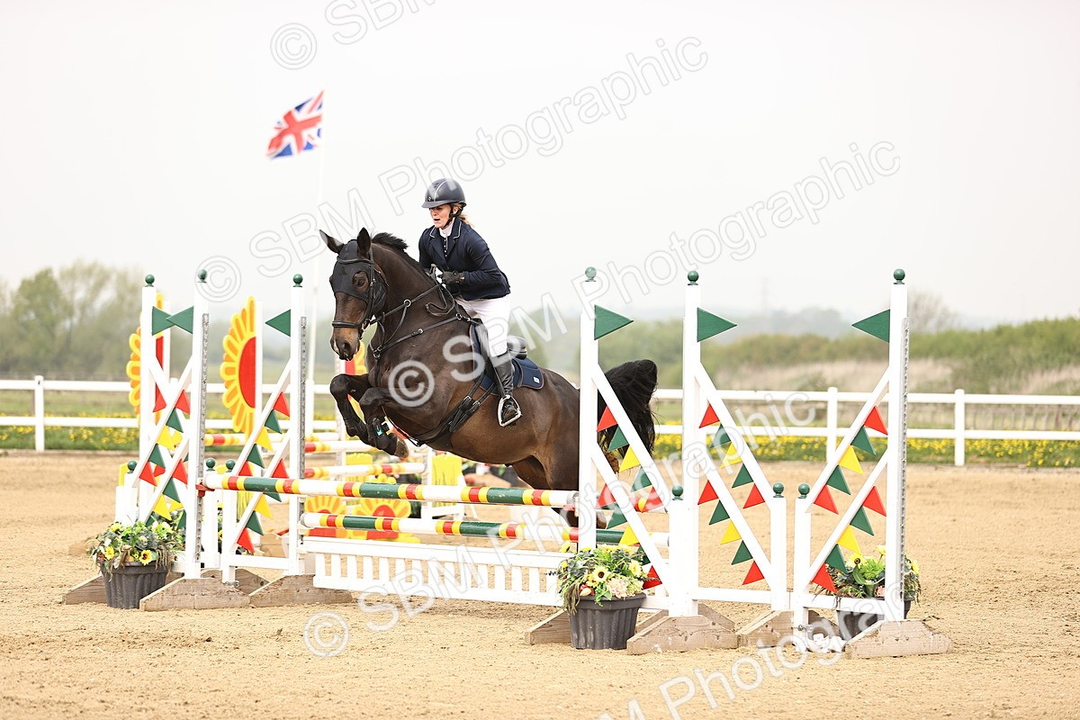  - Class 15 - Senior British novice - 90cm