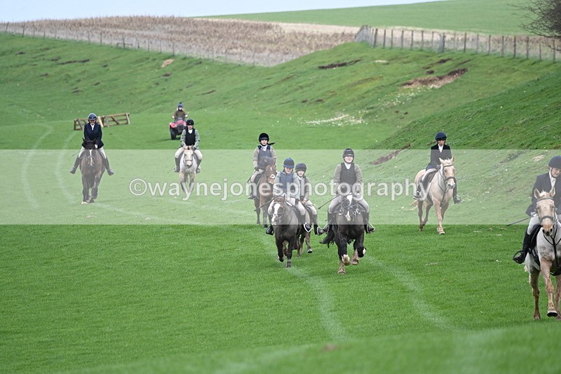 WJ6_9298 - Line Three