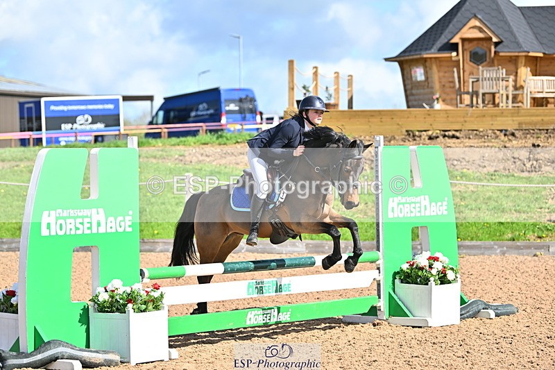 240504A-094802-00976 - Cls 1 Pony Intro 70cm