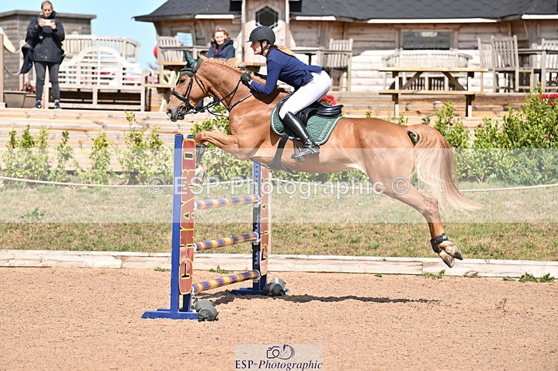 250827B-130240-00464 - Cls 4 Snr Newcomers 1.10m