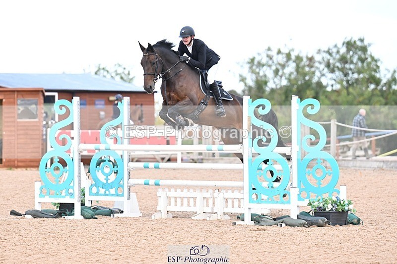 251005-101030-02682 - Cls 15 Foxhunter and 1.20m