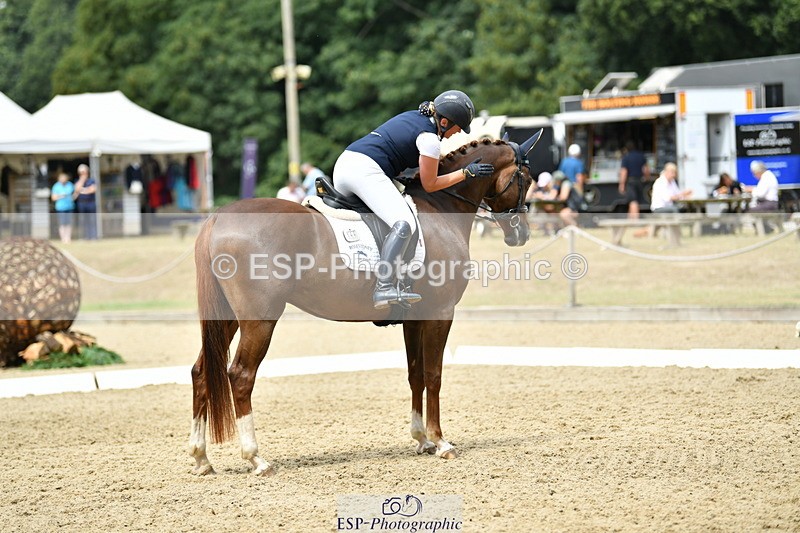 250718A-121538-01402_144-VerityPerry-Vogue - 078-257-1956