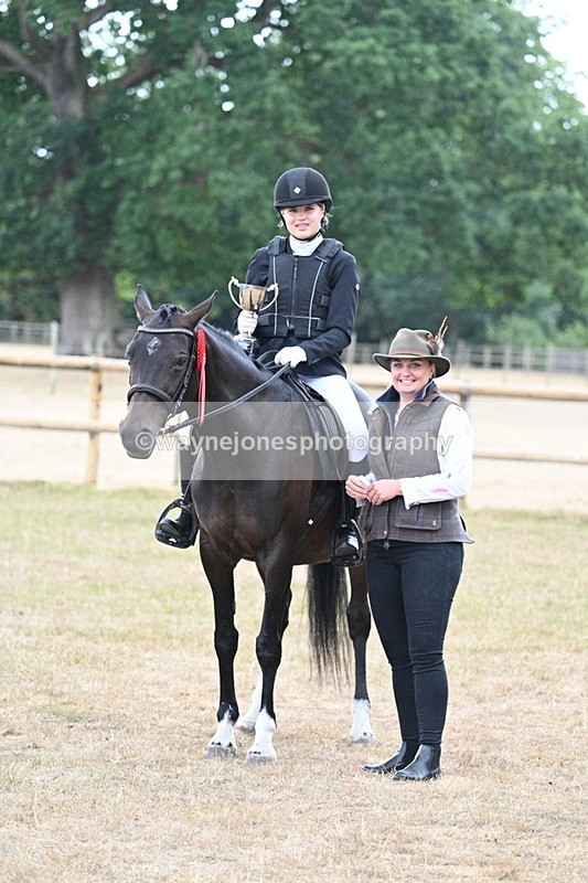 WJ7_1486 - Class 8 Ridden Veterans