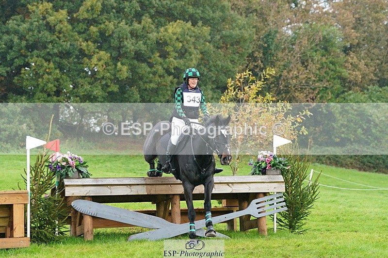 251025A-101524-17040 - D-343-Georgina.Owen