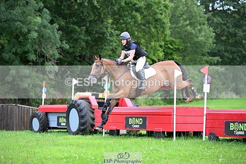 240803-132319-06586 - 152-Suzanne_Ross-FINDATIE_BRACKEN