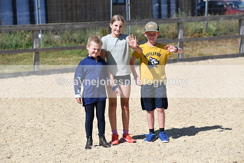 WJ5_4923 - Poles on the Floor