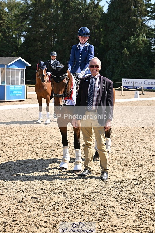 250810A-153146-08115 - Adv Medium SILVER Presentations