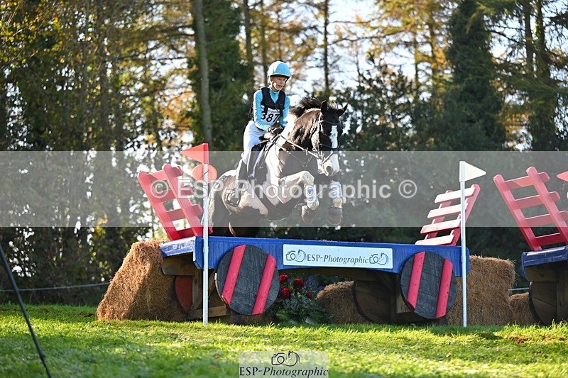 241026-115032-12999 - 387-Kelly.Knockaert-PIPER.II