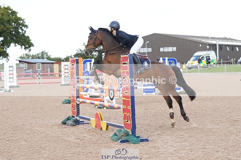 250921-122659-02925 - Cls 9 Pony Foxhunter and 1.10m