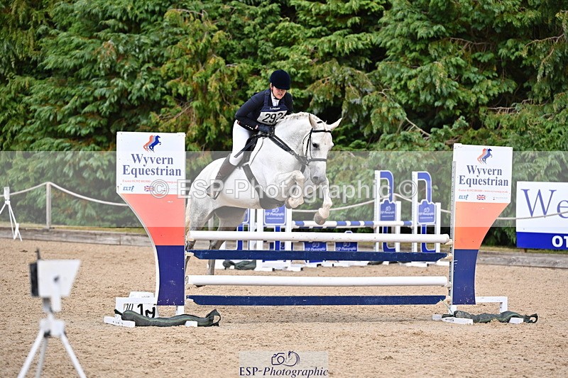 250802A-160701-06594 - F-292-Amy.Sweet-ONLY.BITESIZE