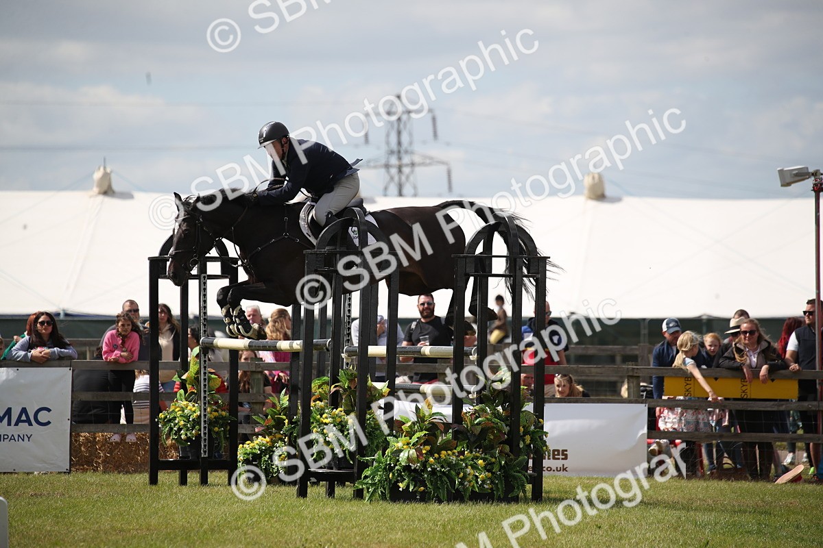 SBM_17526 - Class 208 - Senior Foxhunter 1.20m Open